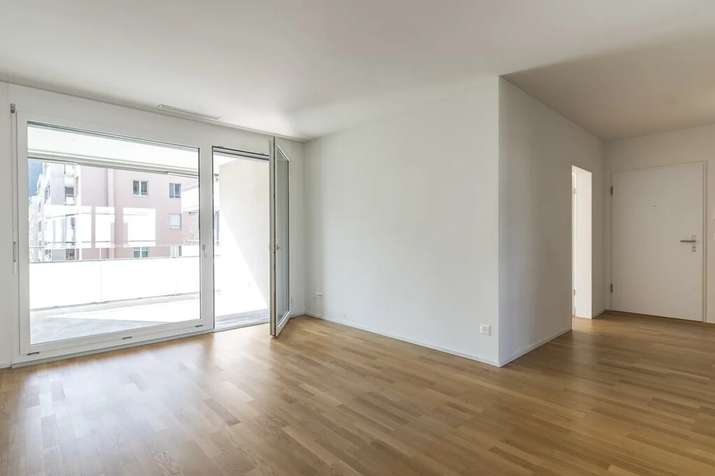 Moderne 3.5-Zimmerwohnung in Baden - Foto 2 von 8