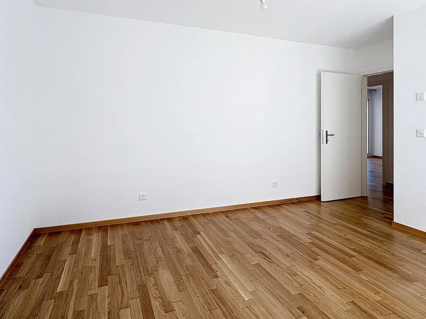 Bel appartamento di 4,5 locali situato a due passi dal lago e da tutti i servizi - Foto 7 di 9
