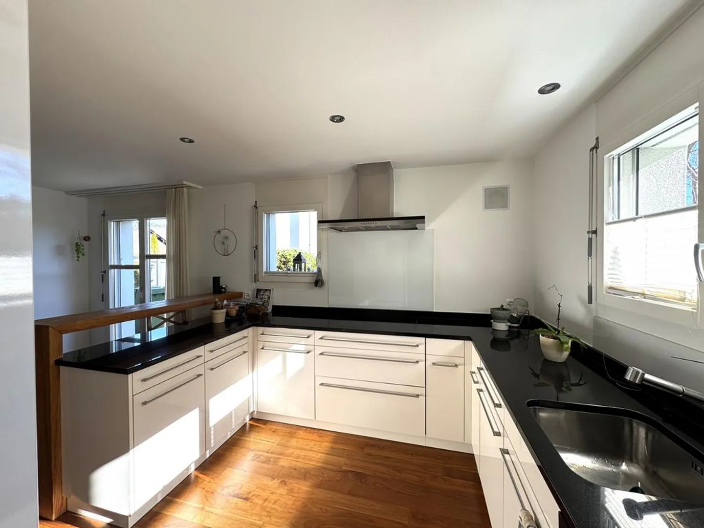 Modernes Doppelhaus in ruhiger Lage - Foto 2 von 10