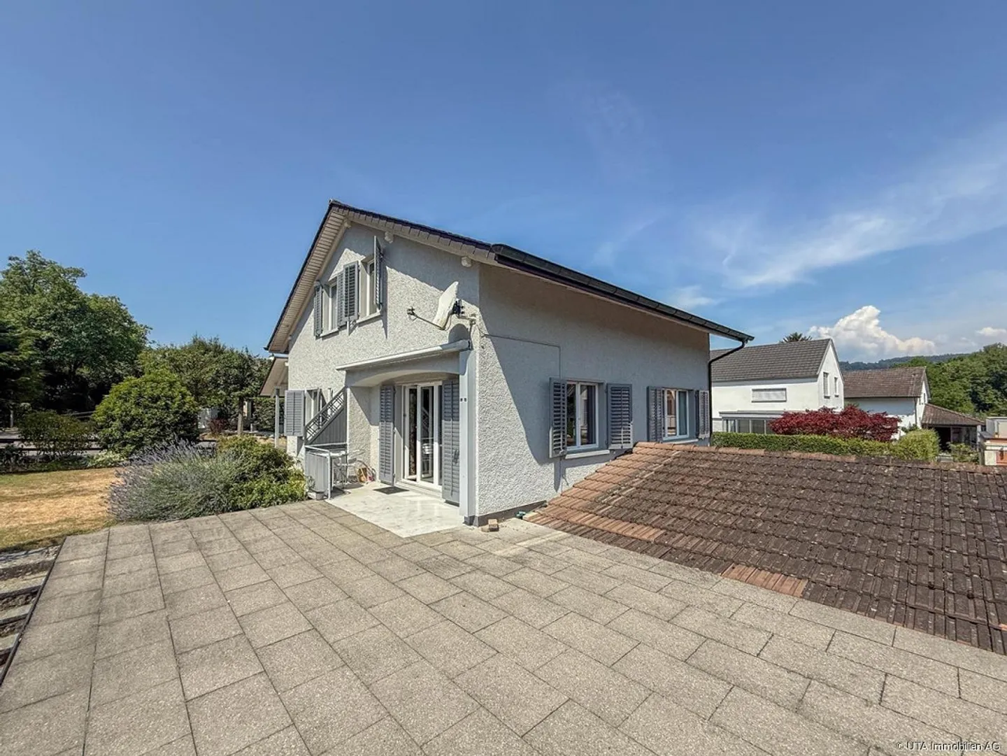 Quiet residential area with garden paradise and development potential - Photo 3 of 18