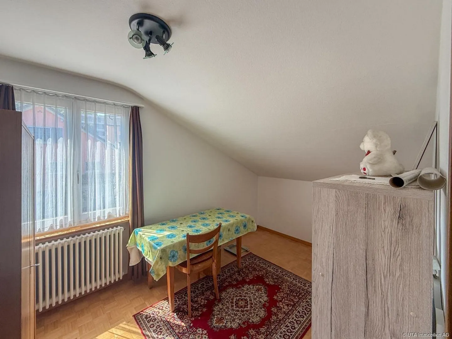Quiet residential area with garden paradise and development potential - Photo 8 of 18