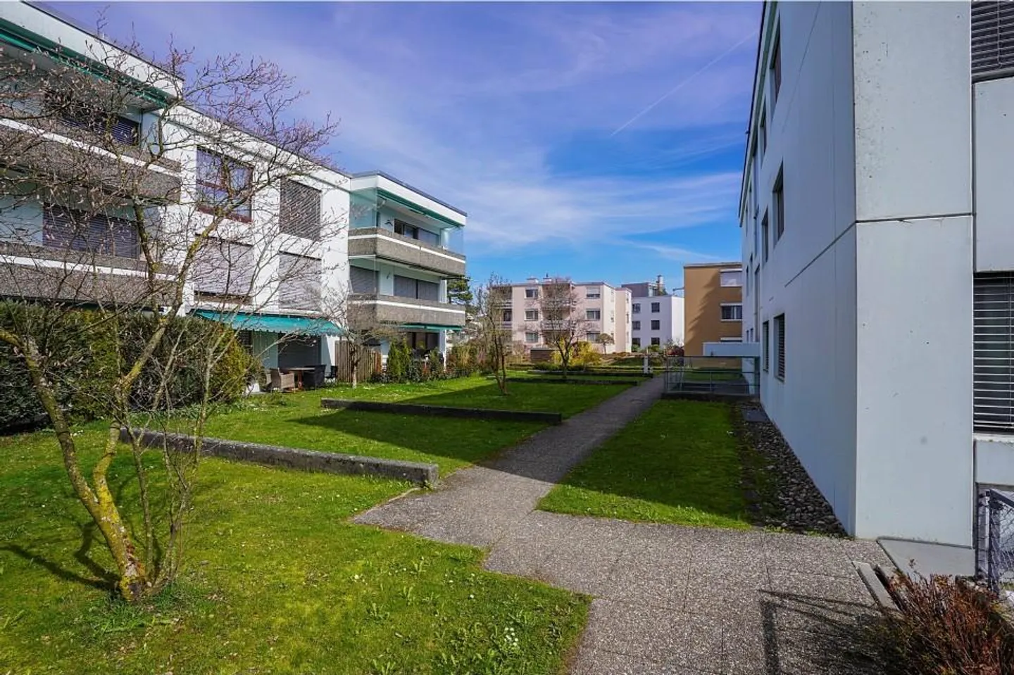 Renovated 5½-room apartment in the heart of Zollikofen - Photo 1 of 13