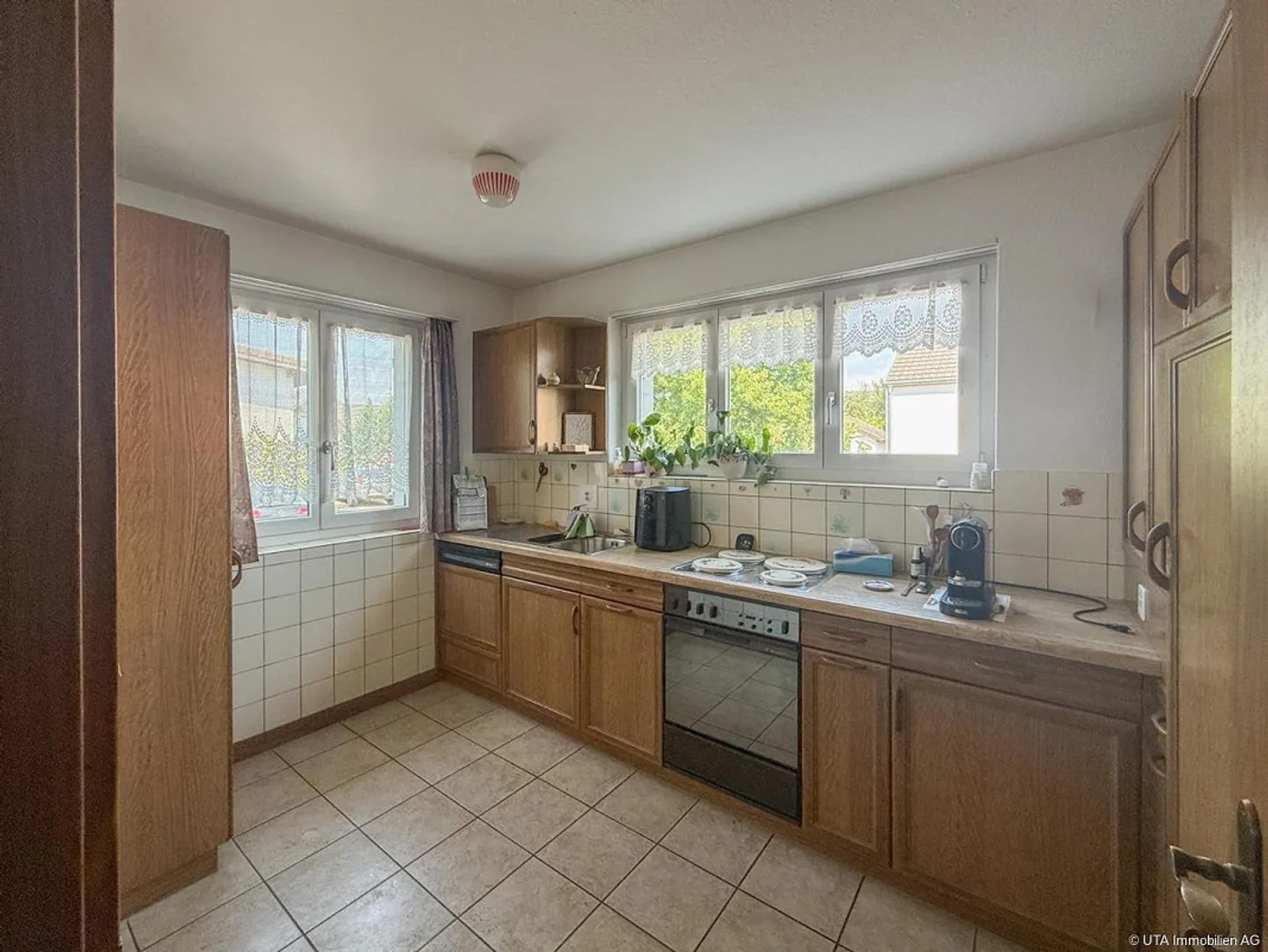 Quiet residential area with garden paradise and development potential - Photo 6 of 18