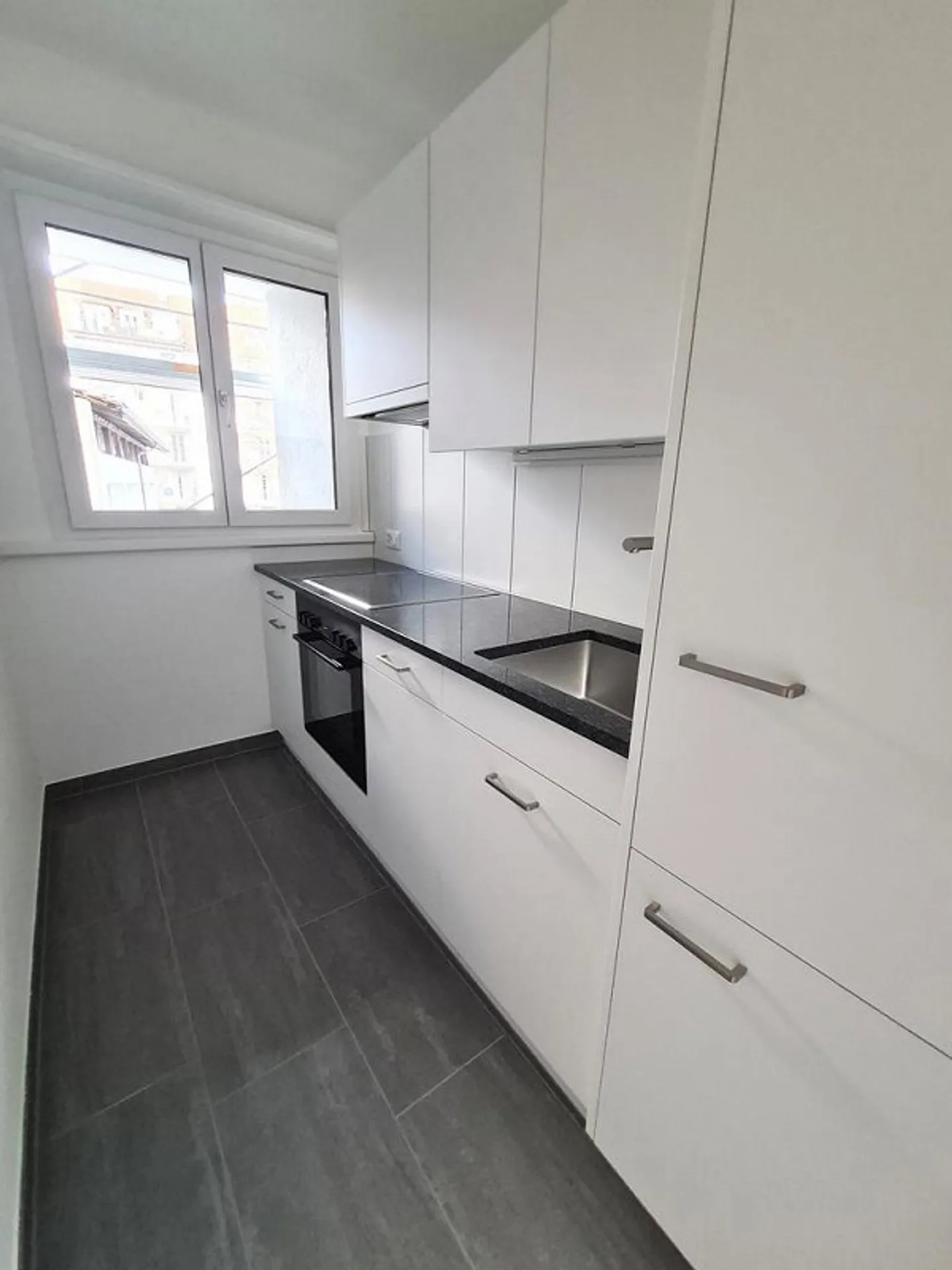 Renovated 1-room apartment near the fair - Photo 2 of 6