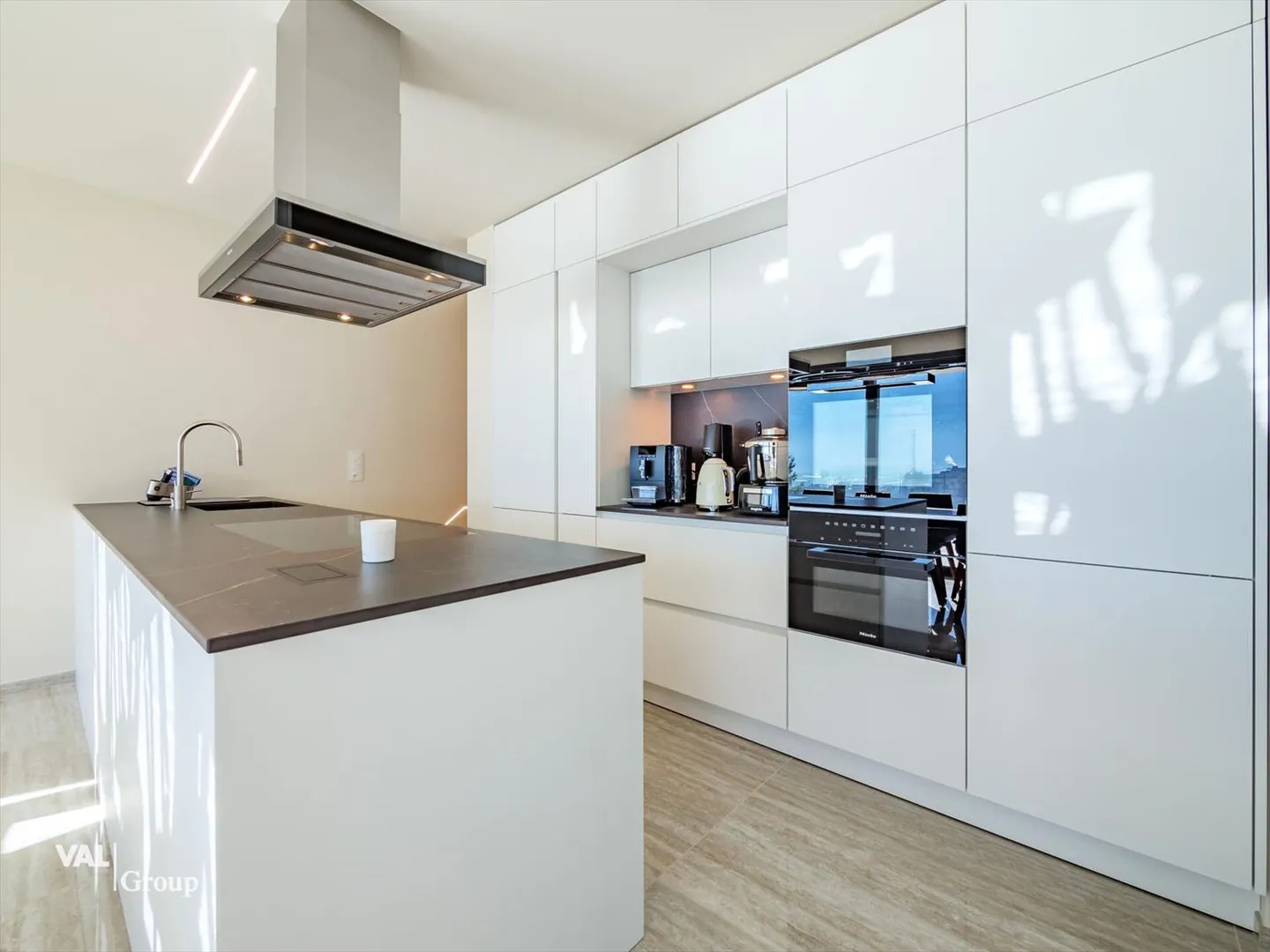 La tua nuova residenza con giardino privato in una villa contemporanea in costruzione - Foto 2 di 13