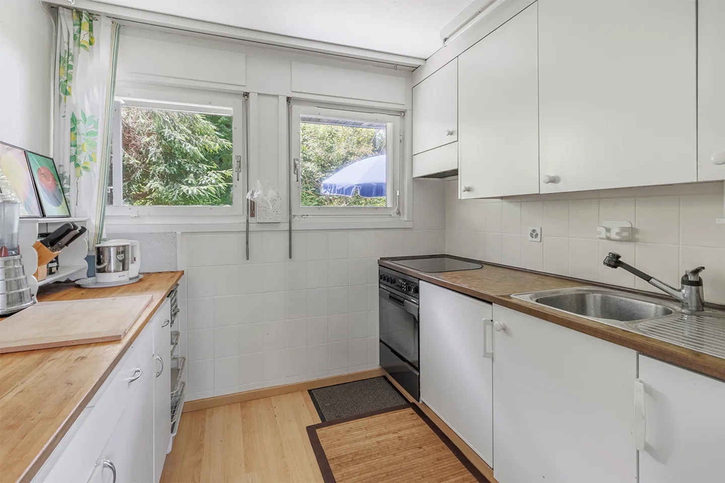 Charming opportunity with lake view and great potential in a nature-friendly area... - Photo 3 of 9