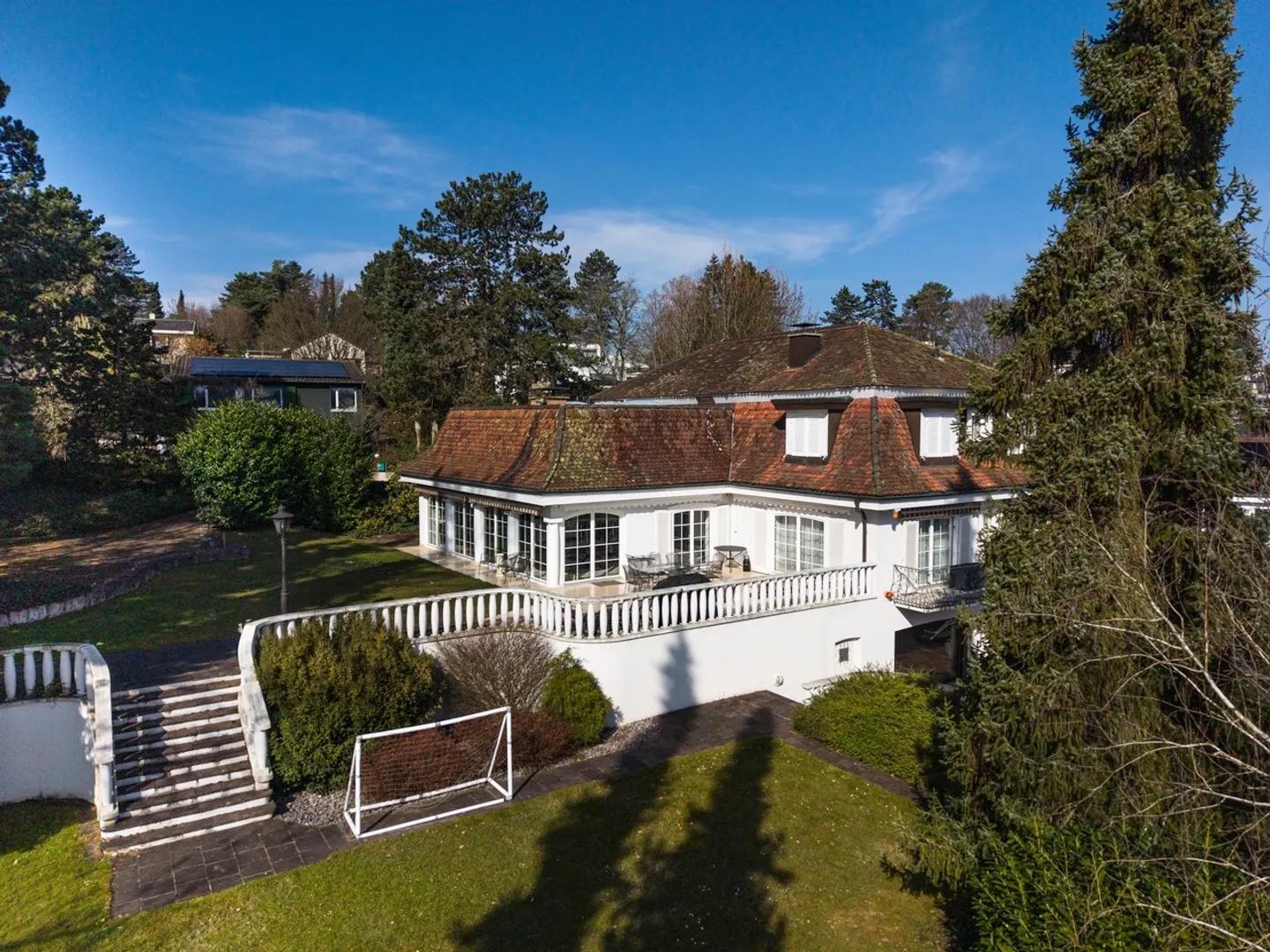 Sunny Villa in Binningen - Photo 4 of 9