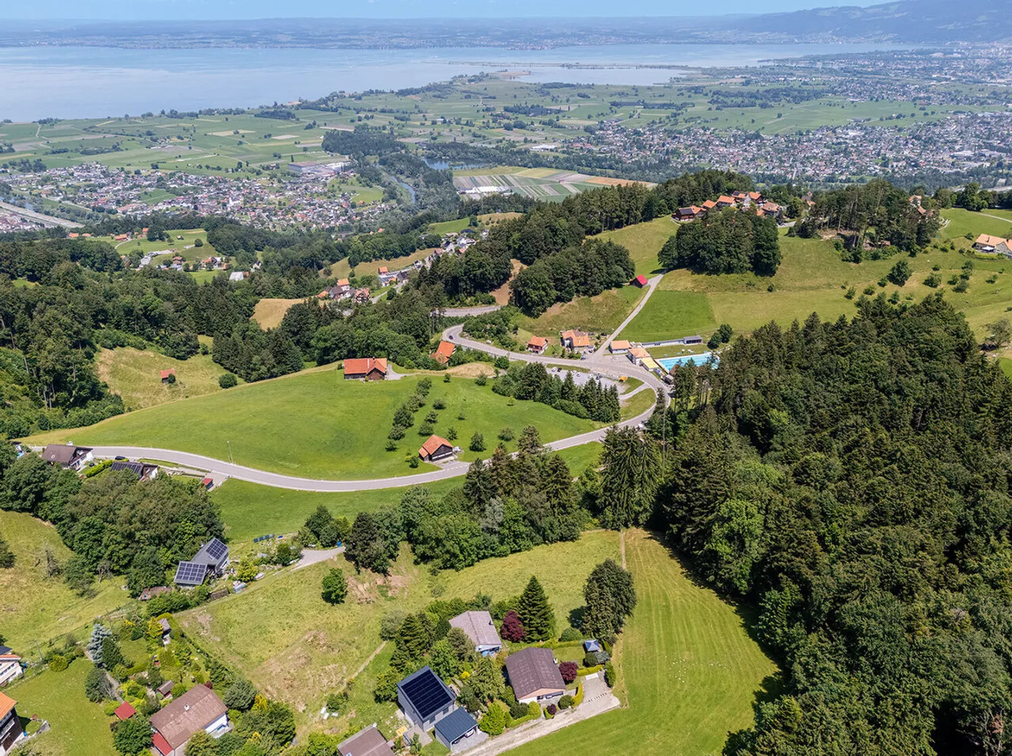 Charming opportunity with lake view and great potential in a nature-friendly area... - Photo 8 of 9