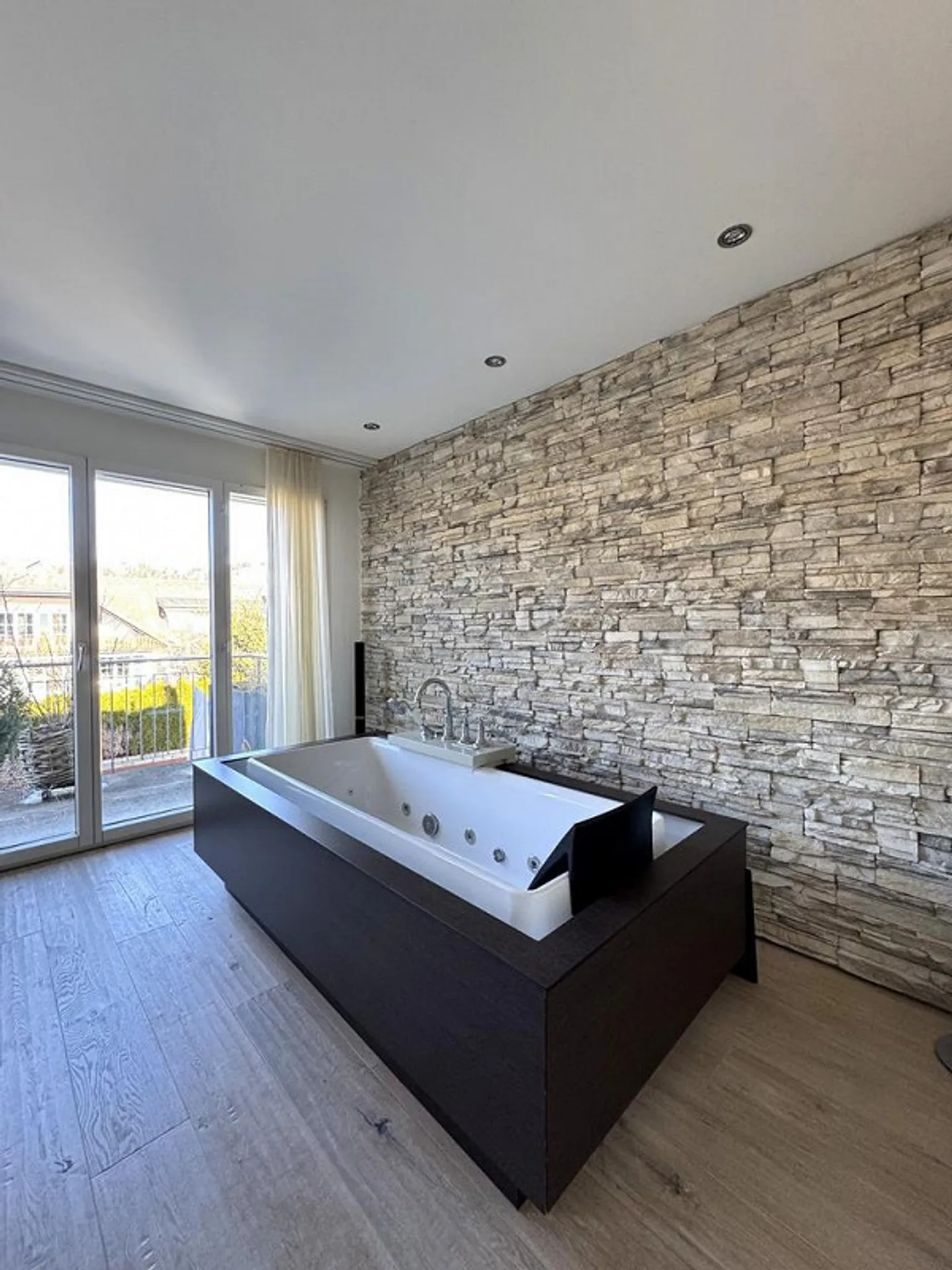 Modernes Doppelhaus in ruhiger Lage - Foto 9 von 10