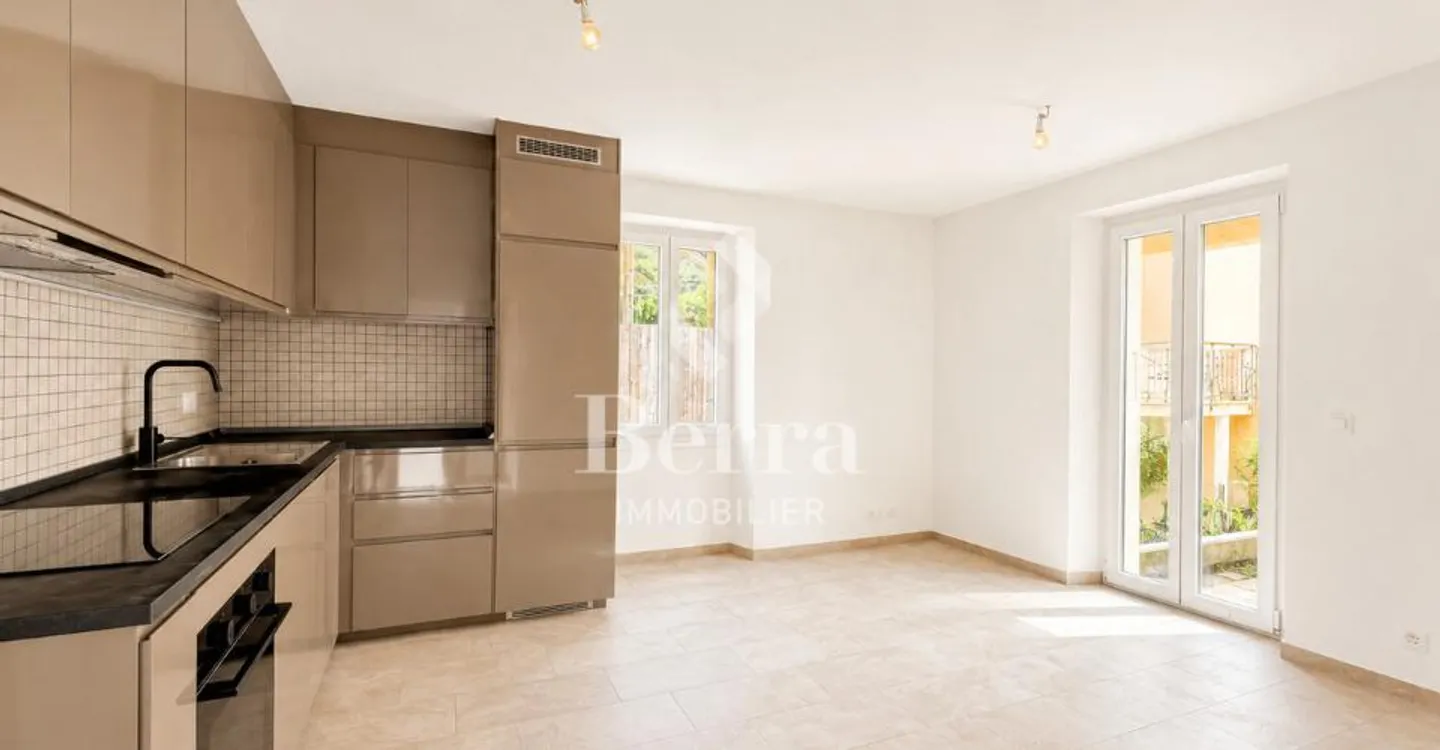 Proprietà d'investimento ristrutturata - Foto 2 di 13