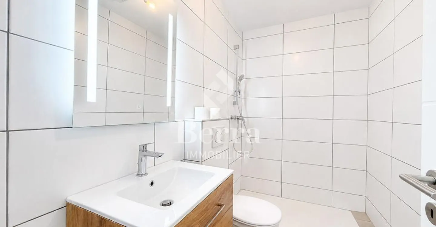 Proprietà d'investimento ristrutturata - Foto 4 di 13