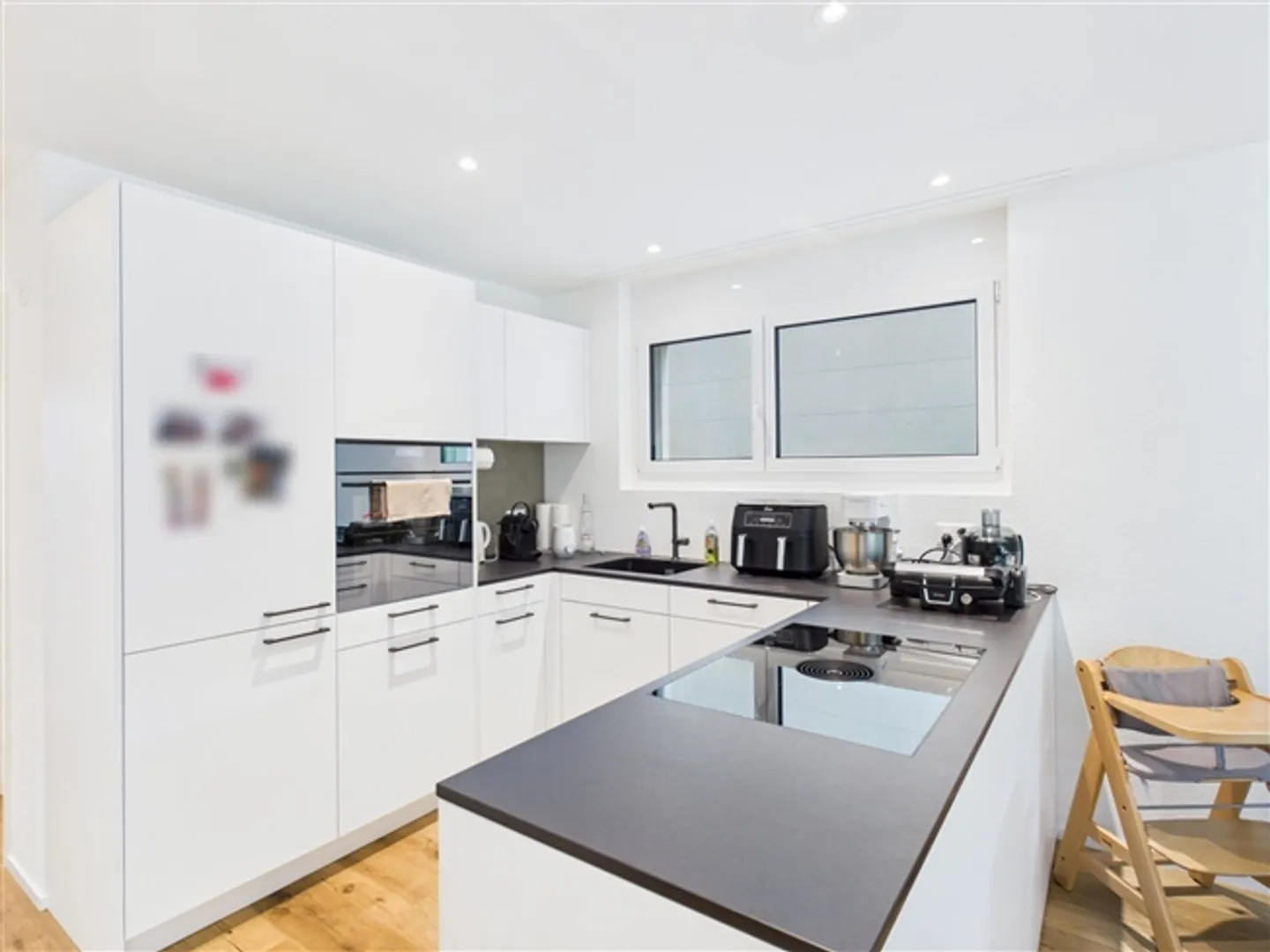 «Modernes 6-Zimmer-Doppeleinfamilienhaus in ruhiger Lage von Safenwil» - Foto 2 von 13