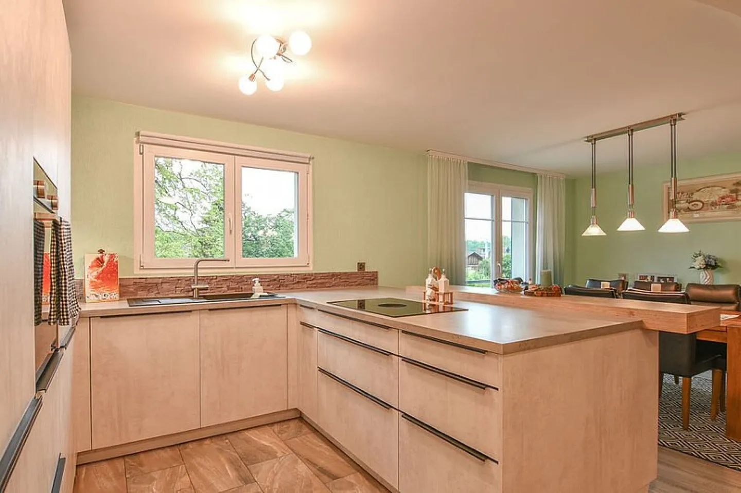 Ruhiges Wohnen im Grünen mit städtischer Nähe - Photo 1 of 10