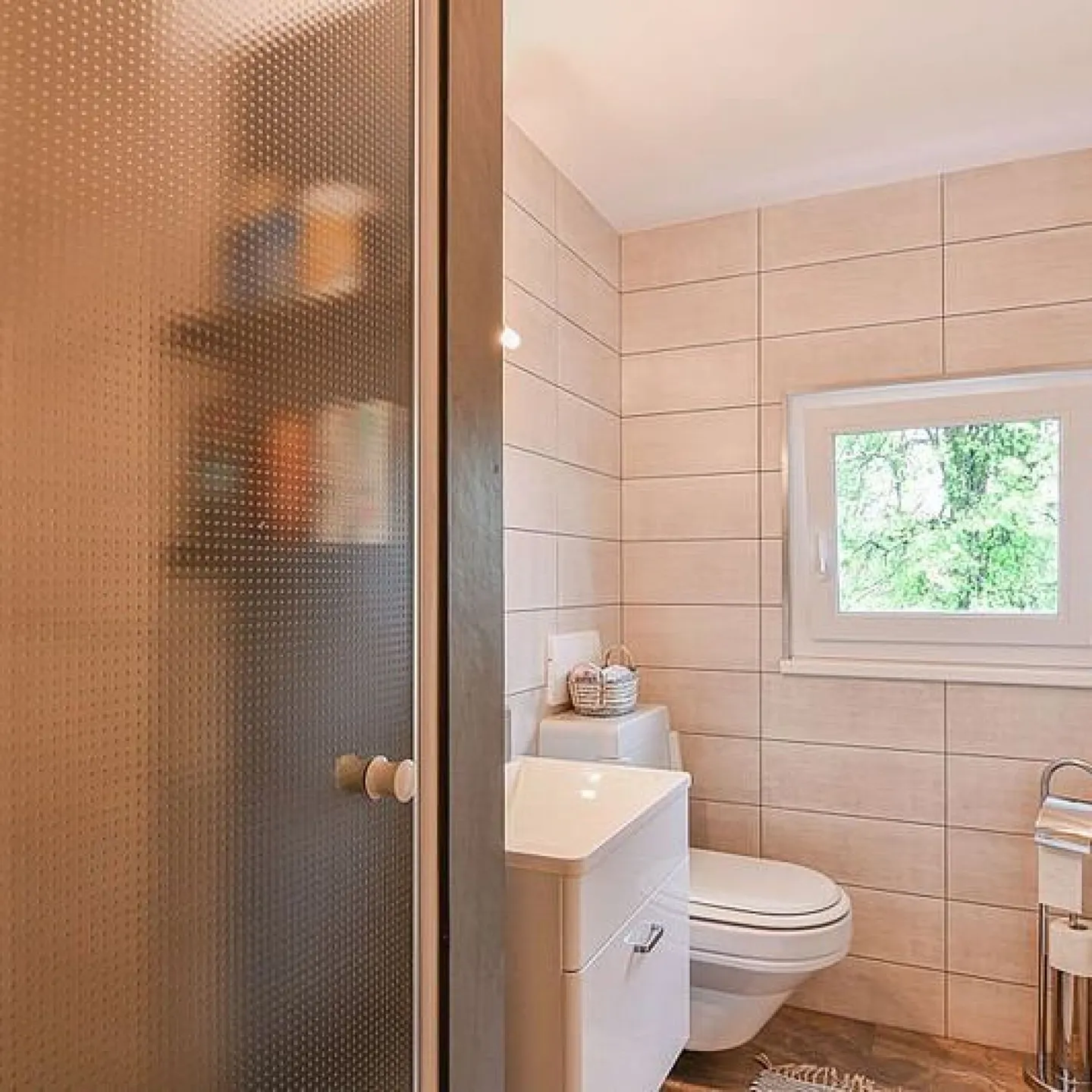 Ruhiges Wohnen im Grünen mit städtischer Nähe - Photo 6 of 10