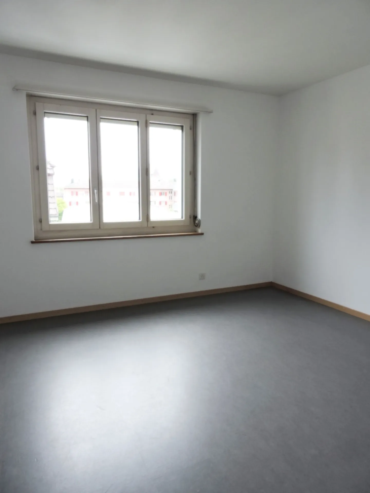 Apartment for rent - Photo 4 of 8
