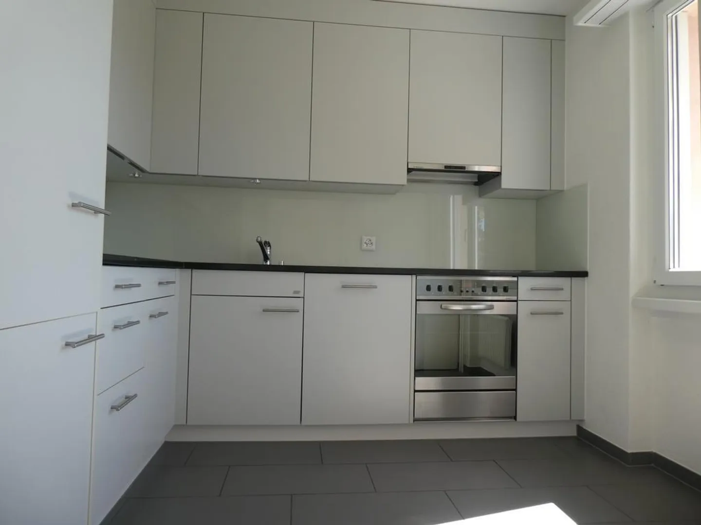 3.5 Room Apartment - Photo 2 of 5