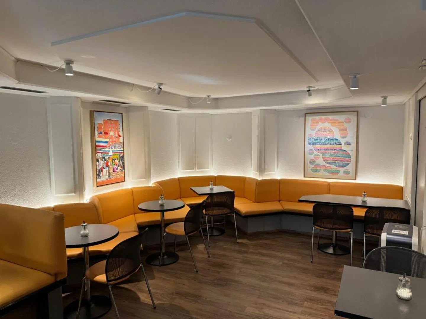 Nachmieter gesucht für charmantes Gelateria-/Café-Lokal in Altstätten - Foto 2 von 5