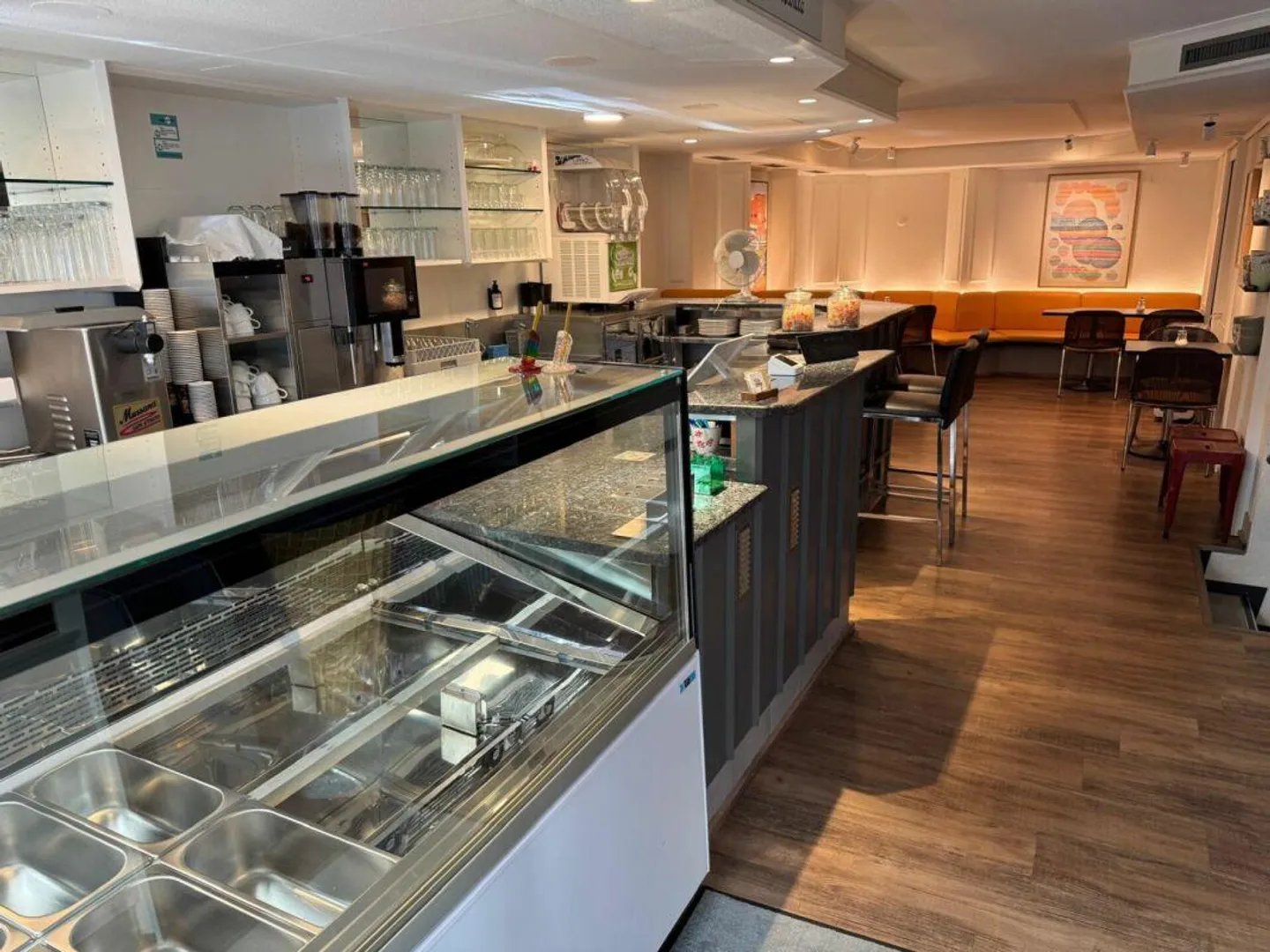 Nachmieter gesucht für charmantes Gelateria-/Café-Lokal in Altstätten - Foto 4 von 5