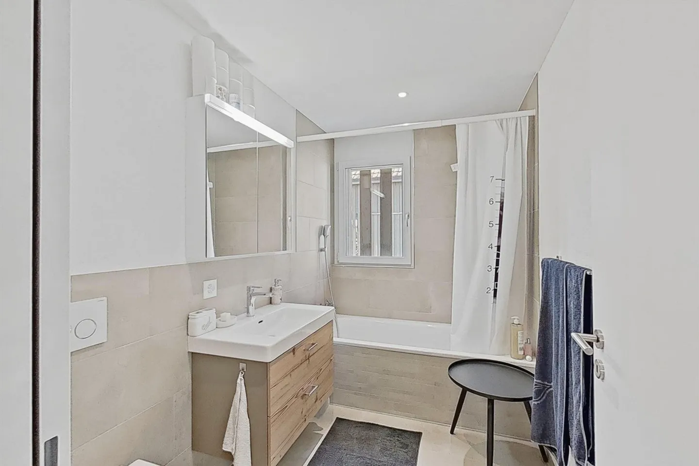 Moderne Wohnung mit grossem Balkon - Foto 10 von 13