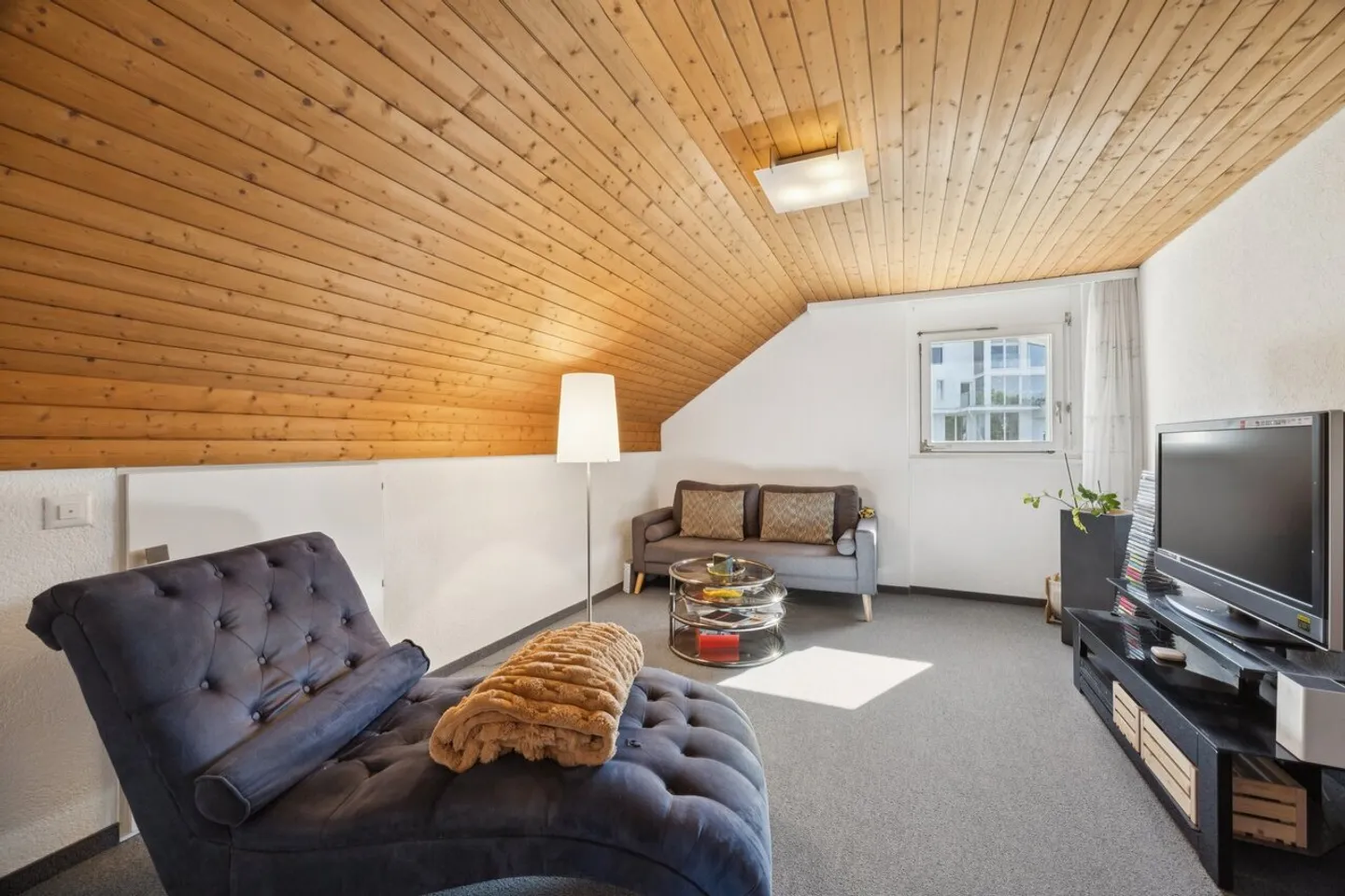 Lake View and Privacy - Unique Living in Spacious G... - Photo 5 of 5