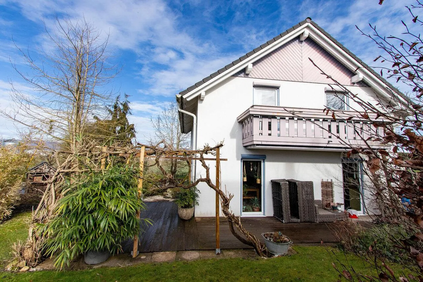 4.5-Zimmer Einfamilienhaus Ruhe, Natur und Wohnkomfort vereint - Photo 3 of 13