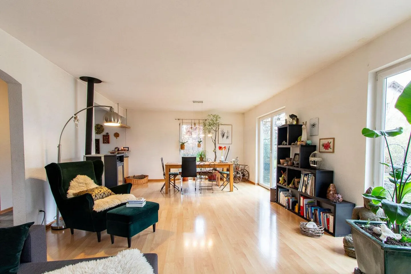 4.5-Zimmer Einfamilienhaus Ruhe, Natur und Wohnkomfort vereint - Photo 7 of 13