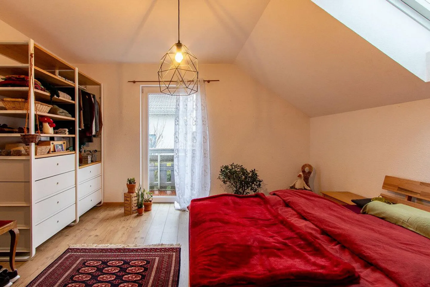 4.5-Zimmer Einfamilienhaus Ruhe, Natur und Wohnkomfort vereint - Photo 11 of 13