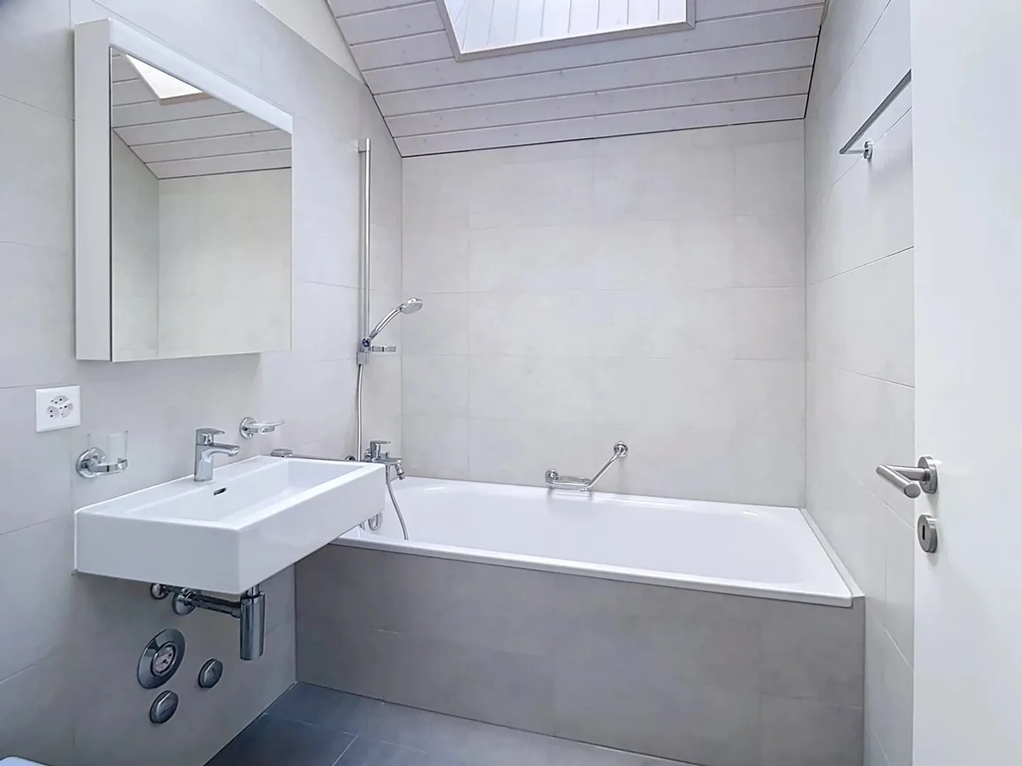 Spacious and bright 3.5-room apartment - Photo 11 of 12