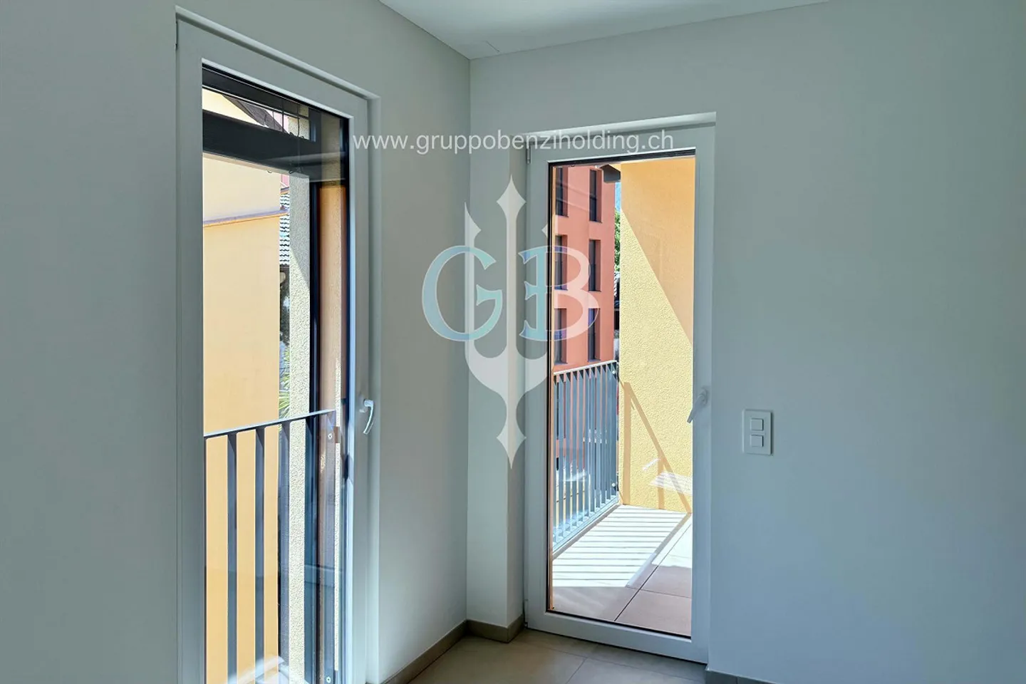 DIRECTLY FROM THE PROMOTER - Giubiasco - Piazza Grande - Photo 5 of 20