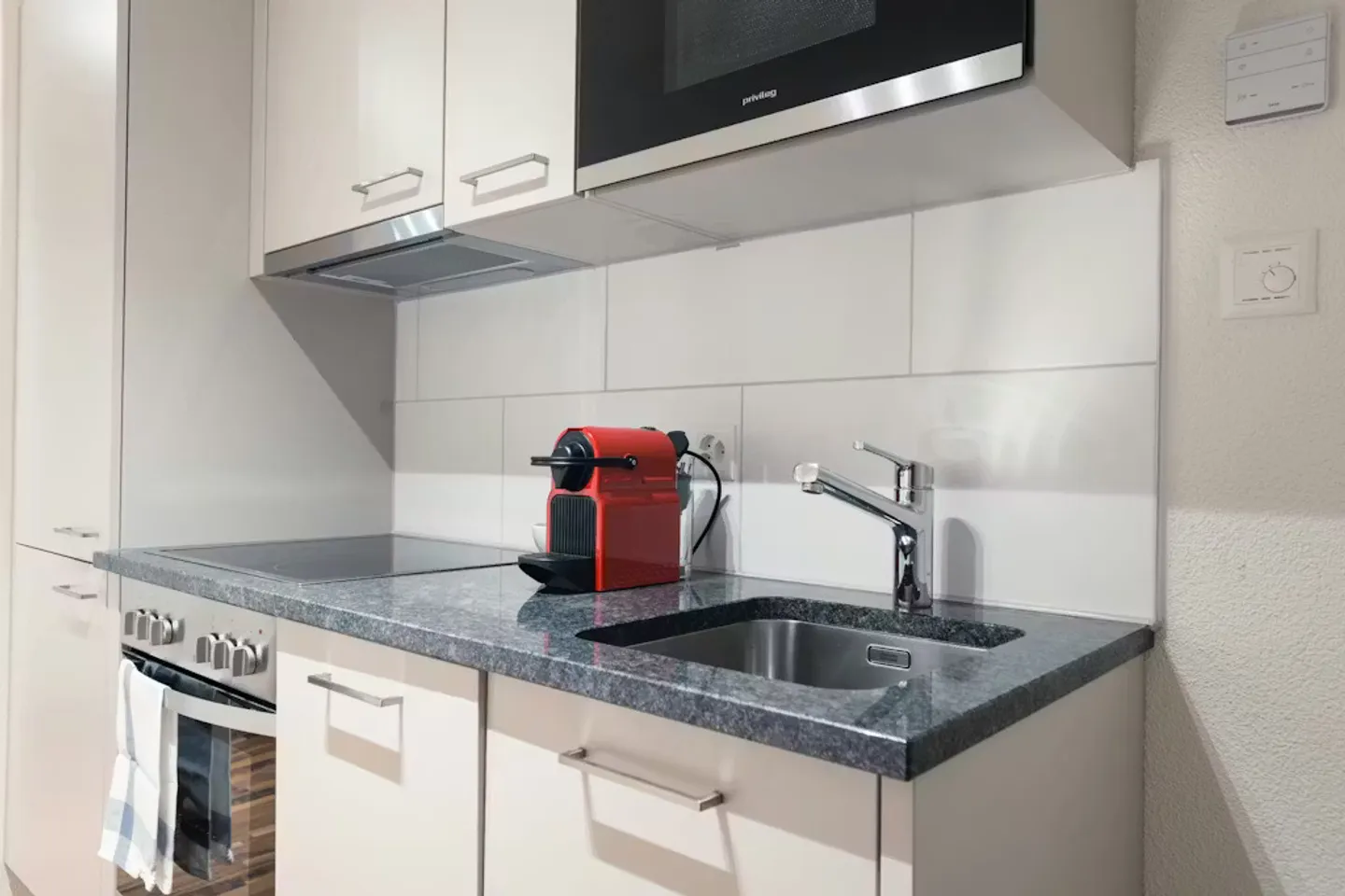 Modern Apartment in Zürich - Photo 5 of 10