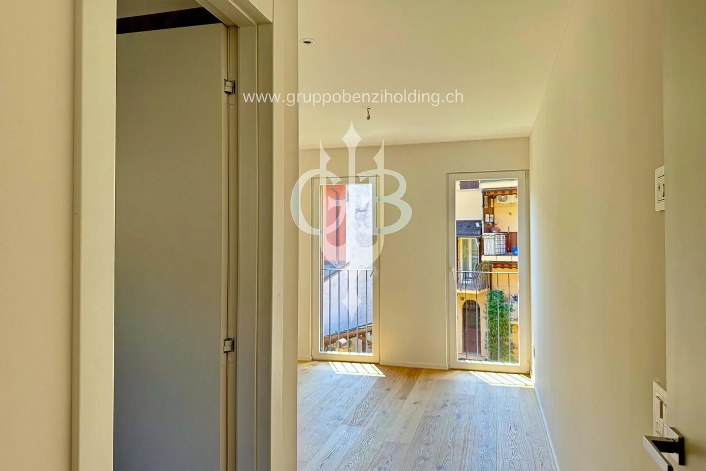 DIRECTLY FROM THE PROMOTER - Giubiasco - Piazza Grande - Photo 10 of 20