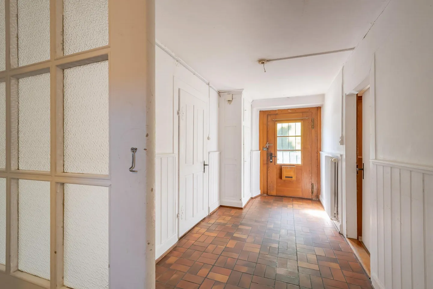 Ampia parcella edificabile con una notevole proprietà antica - Foto 7 di 27