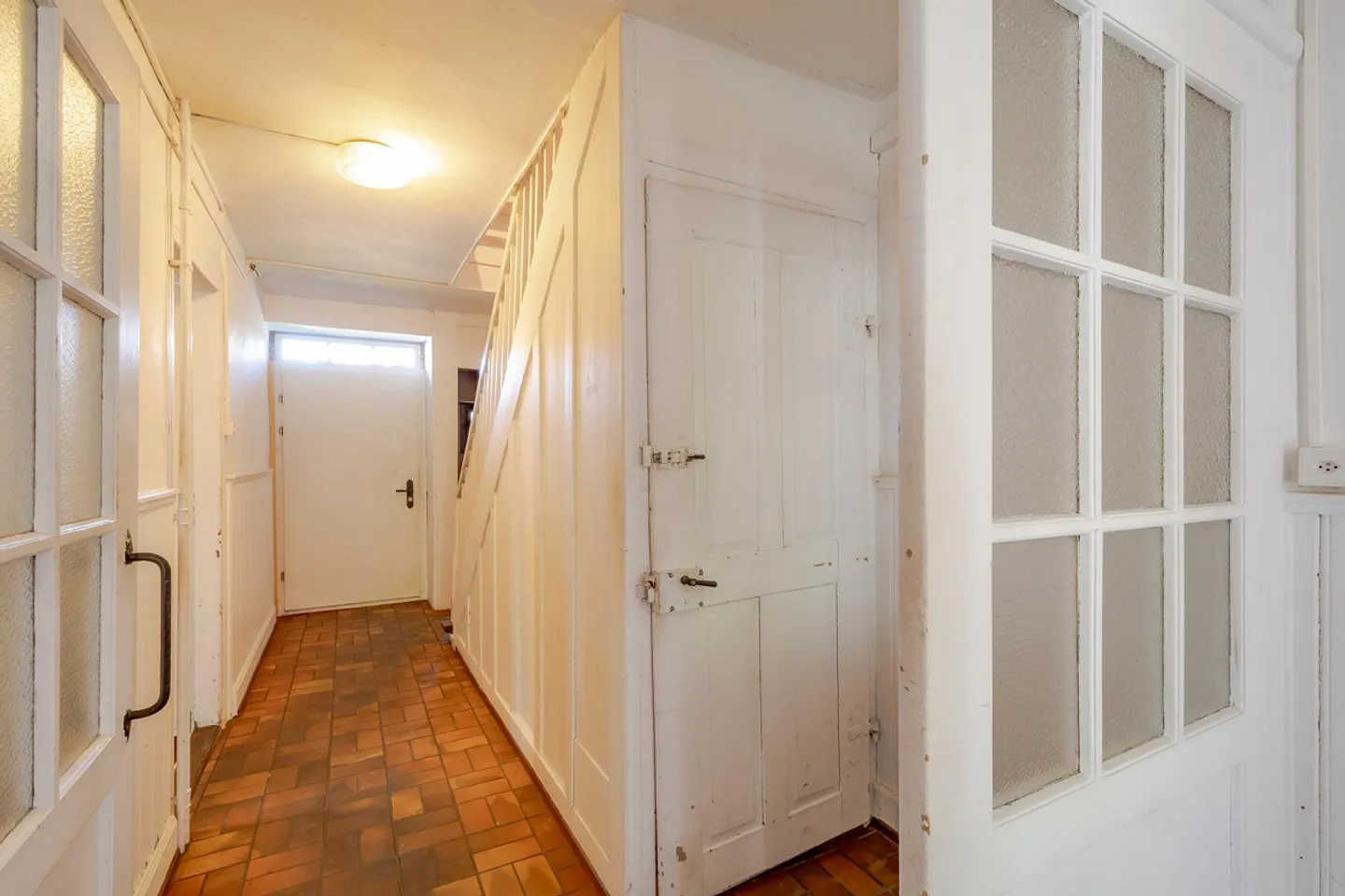 Ampia parcella edificabile con una notevole proprietà antica - Foto 8 di 27