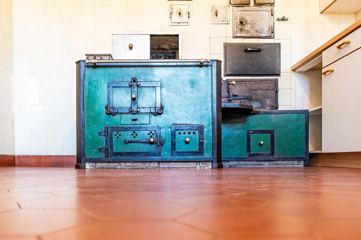 Ampia parcella edificabile con una notevole proprietà antica - Foto 13 di 27