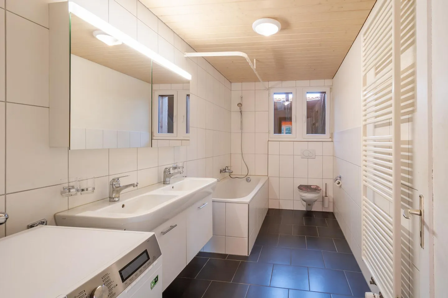 Ampia parcella edificabile con una notevole proprietà antica - Foto 16 di 27