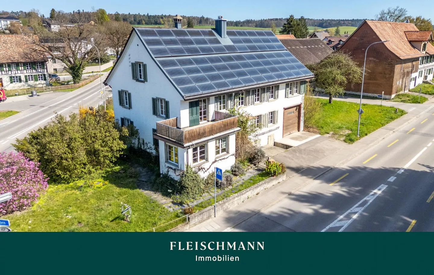 Ampia parcella edificabile con una notevole proprietà antica - Foto 1 di 27