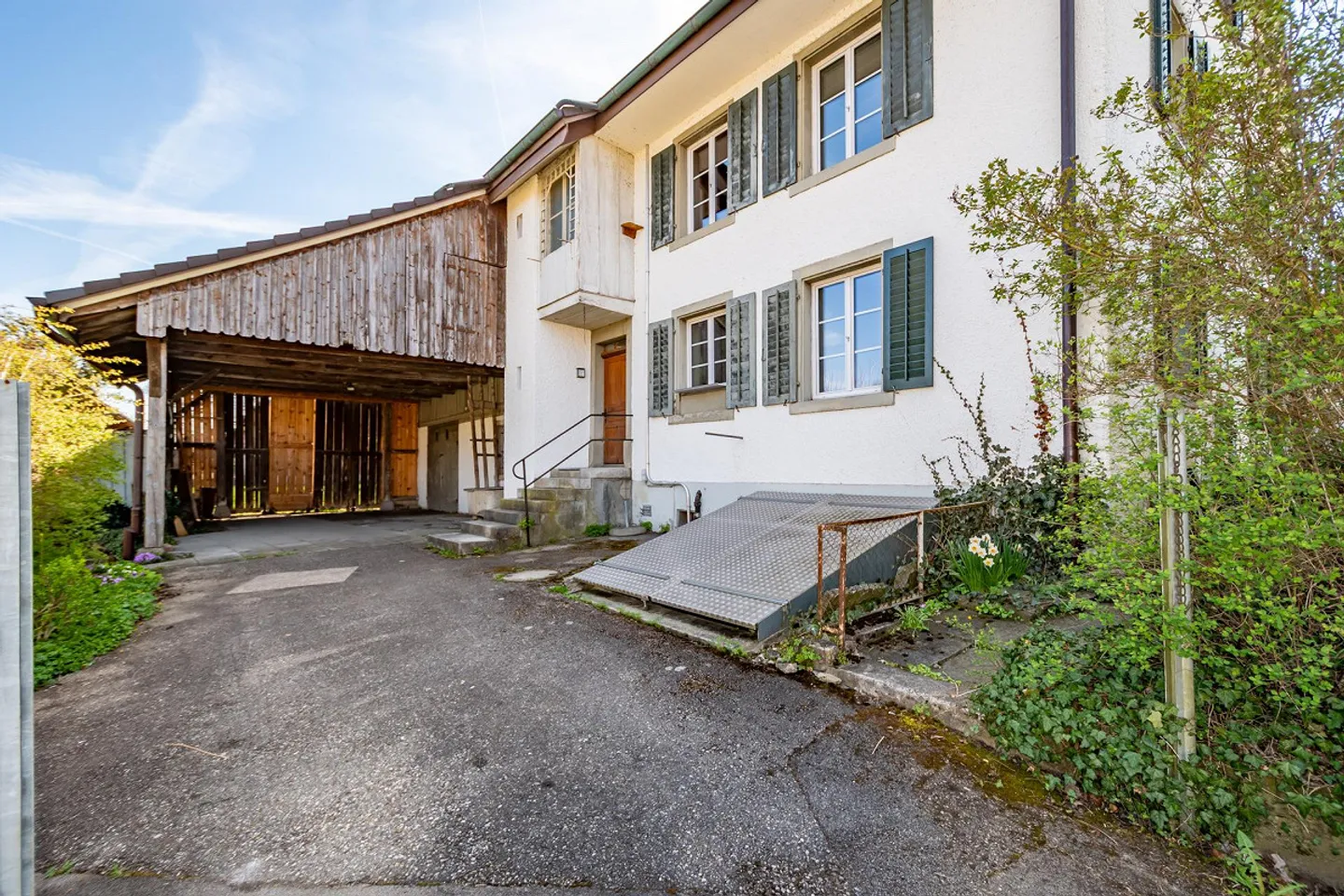 Ampia parcella edificabile con una notevole proprietà antica - Foto 24 di 27