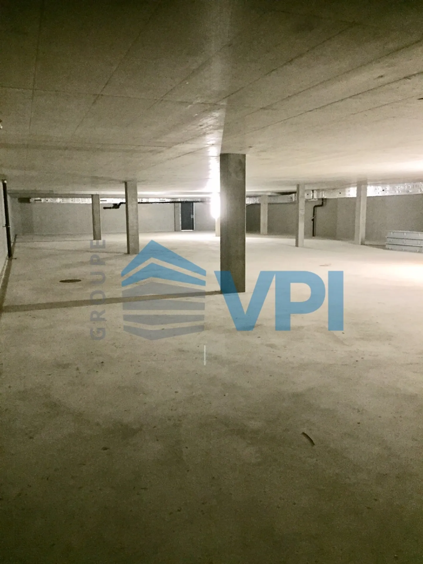 Nyon - Dépôt de 499 m2 au 1er sous-sol - Photo 2 sur 7