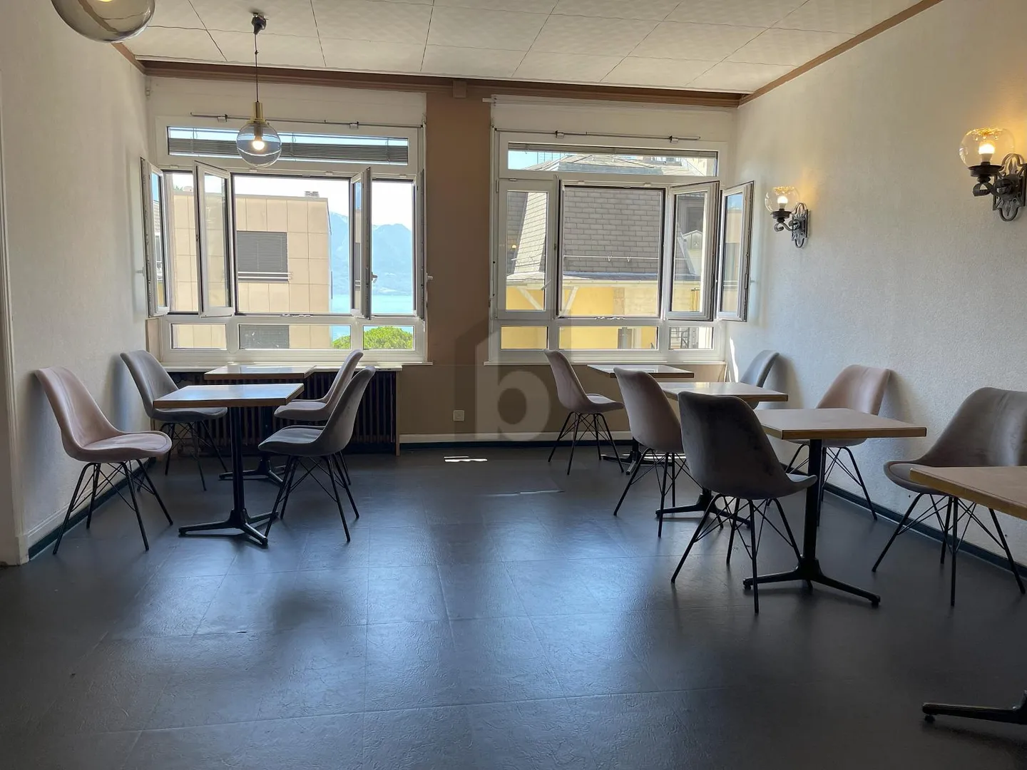 Ristorante Incantevole con Vista Lago - Foto 4 di 5