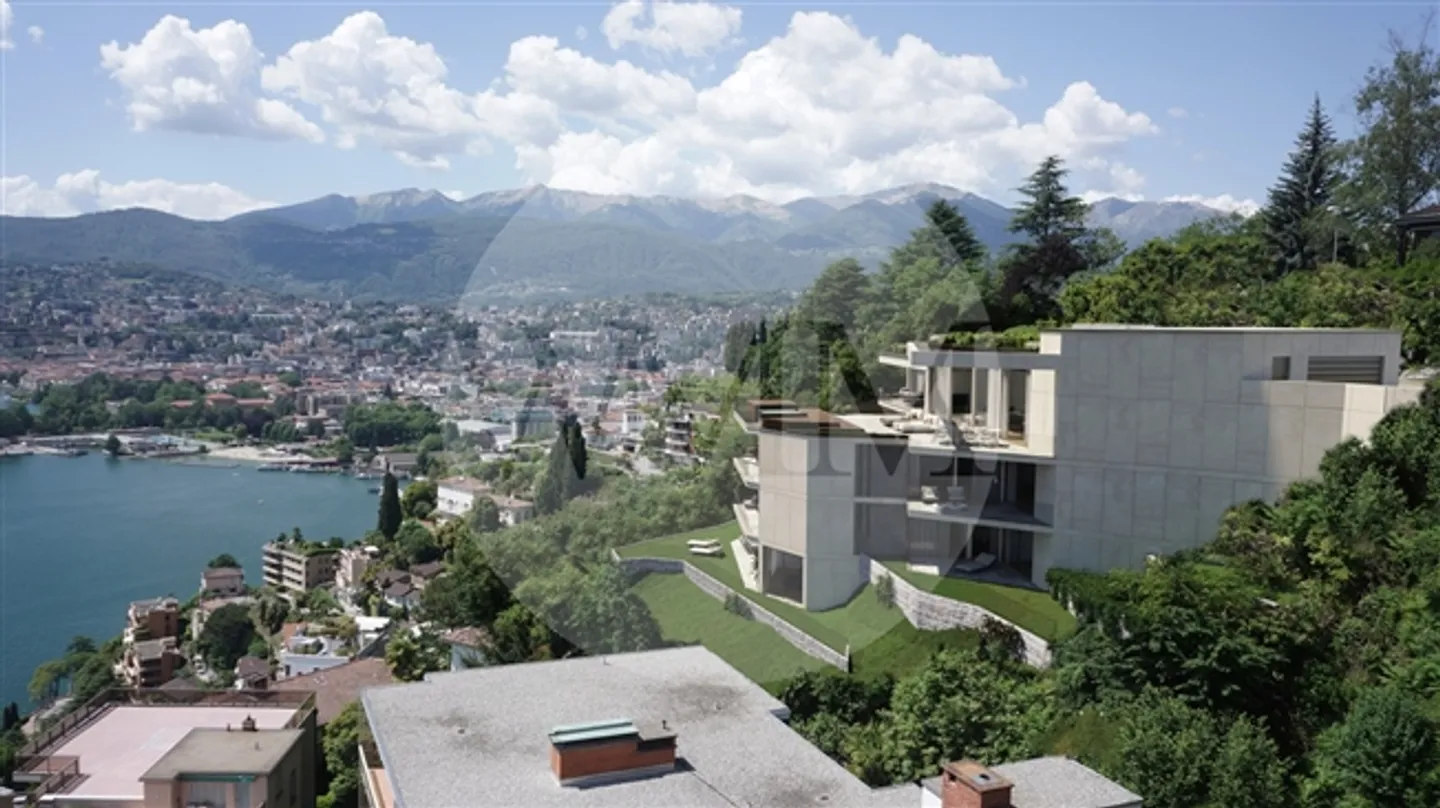 LUXURY PENTHOUSE WITH MAGNIFICENT LAKE VIEW - Photo 2 of 2