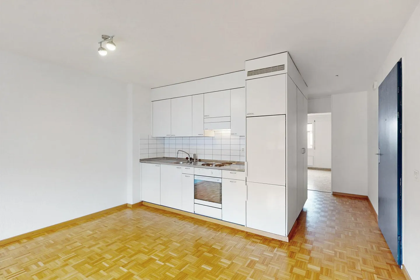 Cozy and Bright Apartment - Photo 6 of 10