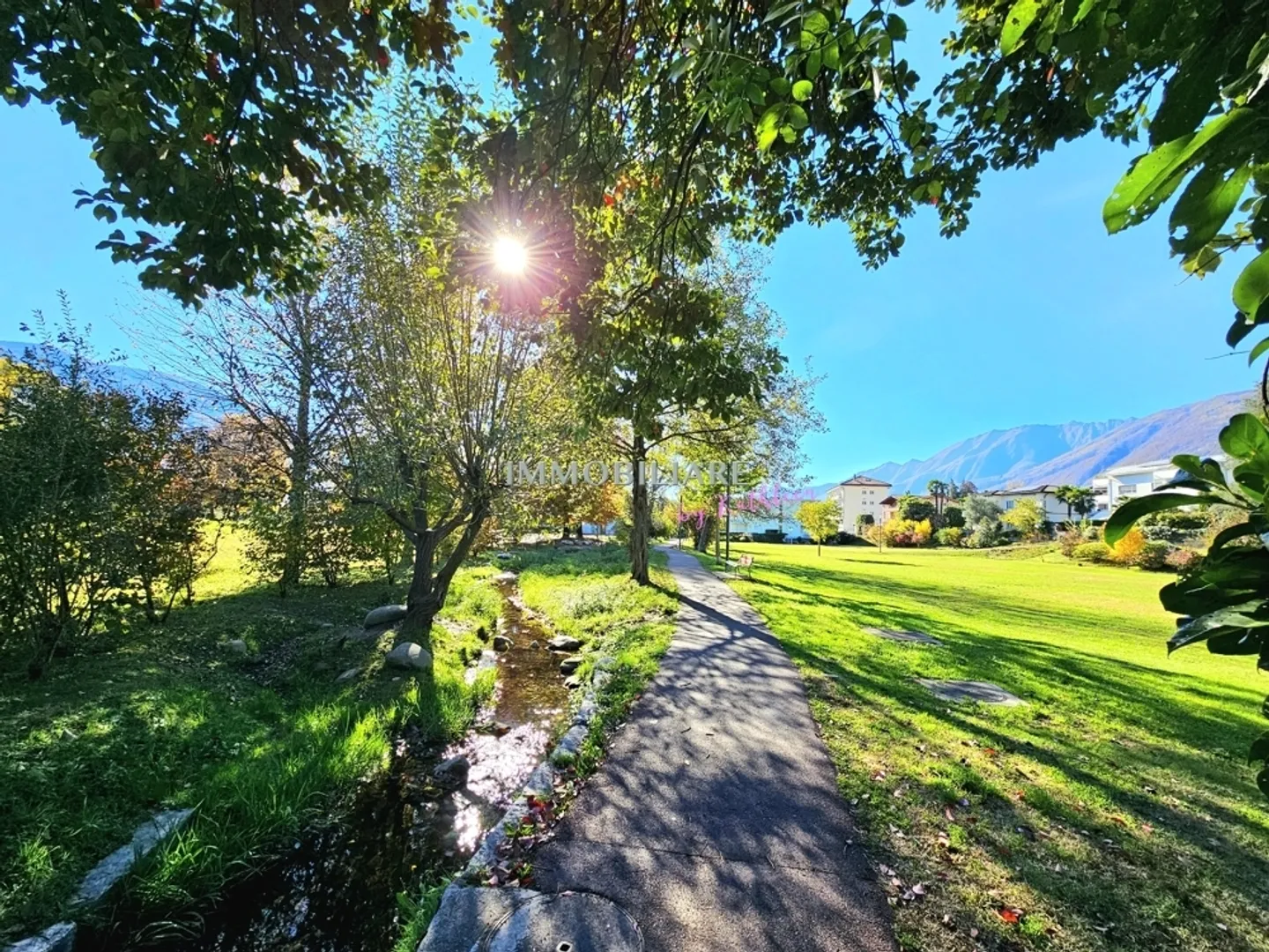 Appartement ensoleillé avec vue sur la verdure dans un emplacement central et calme près des transports en commun - Photo 13 sur 13