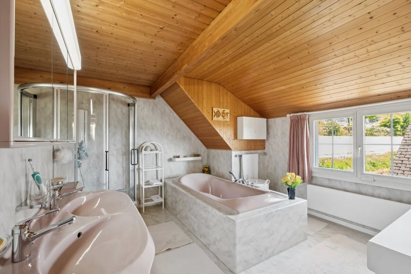 Charmantes Einfamilienhaus mit Garten - Foto 6 von 8
