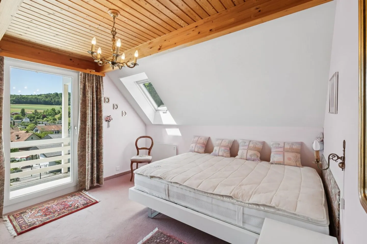 Charmantes Einfamilienhaus mit Garten - Foto 4 von 8