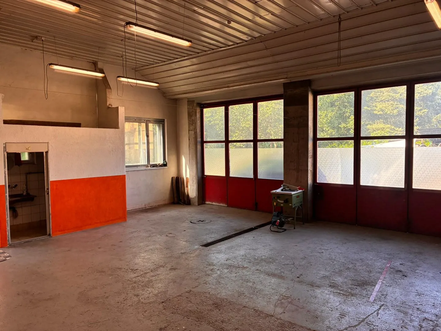 Workshop/Garage - Photo 1 of 5