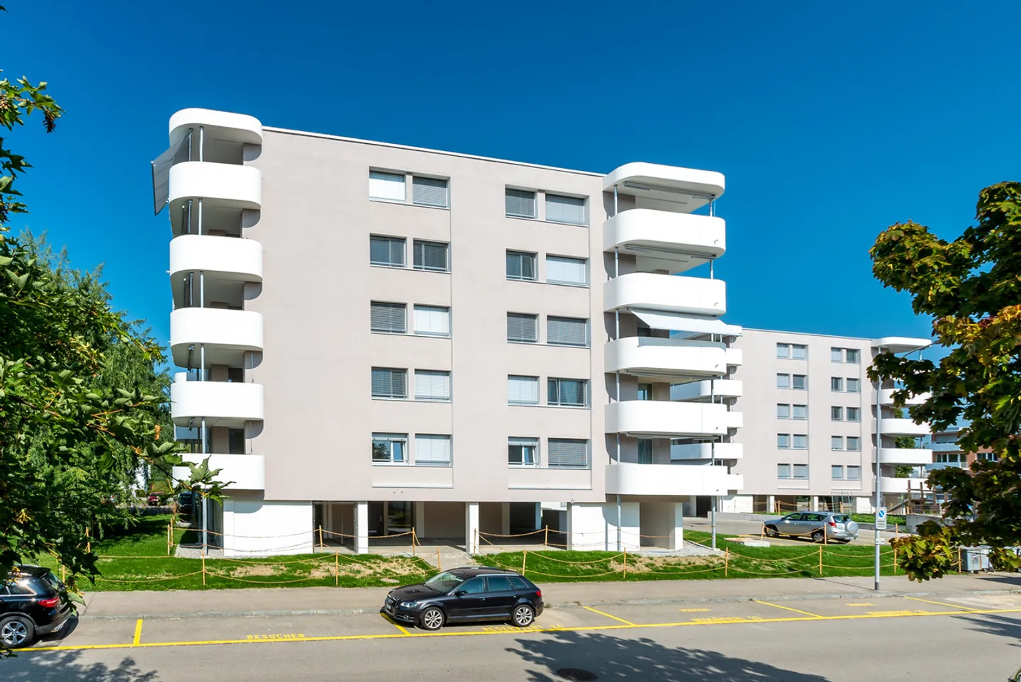 We rent parking spaces in Oberglatt ZH - Photo 1 of 1