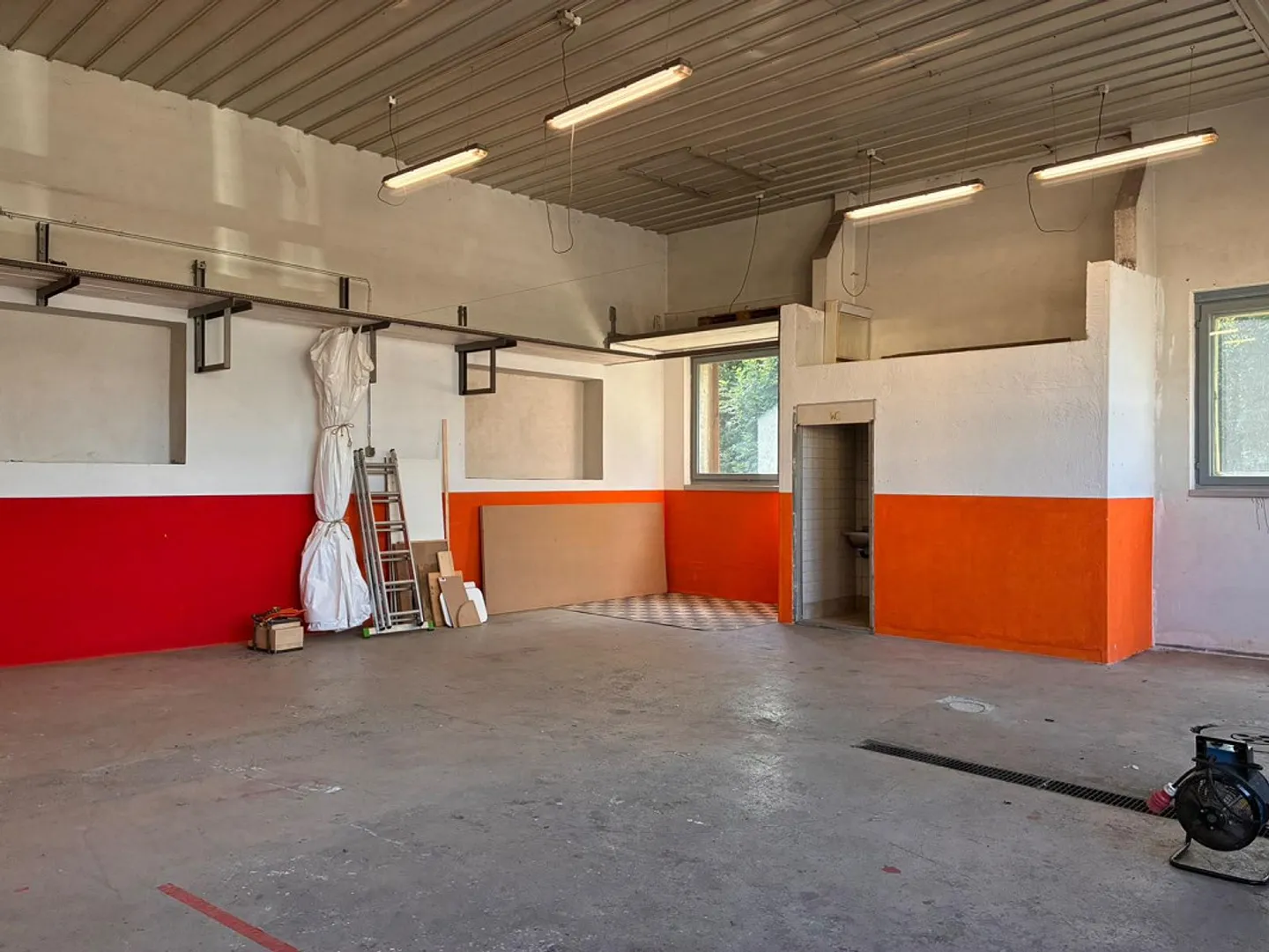 Workshop/Garage - Photo 2 of 5