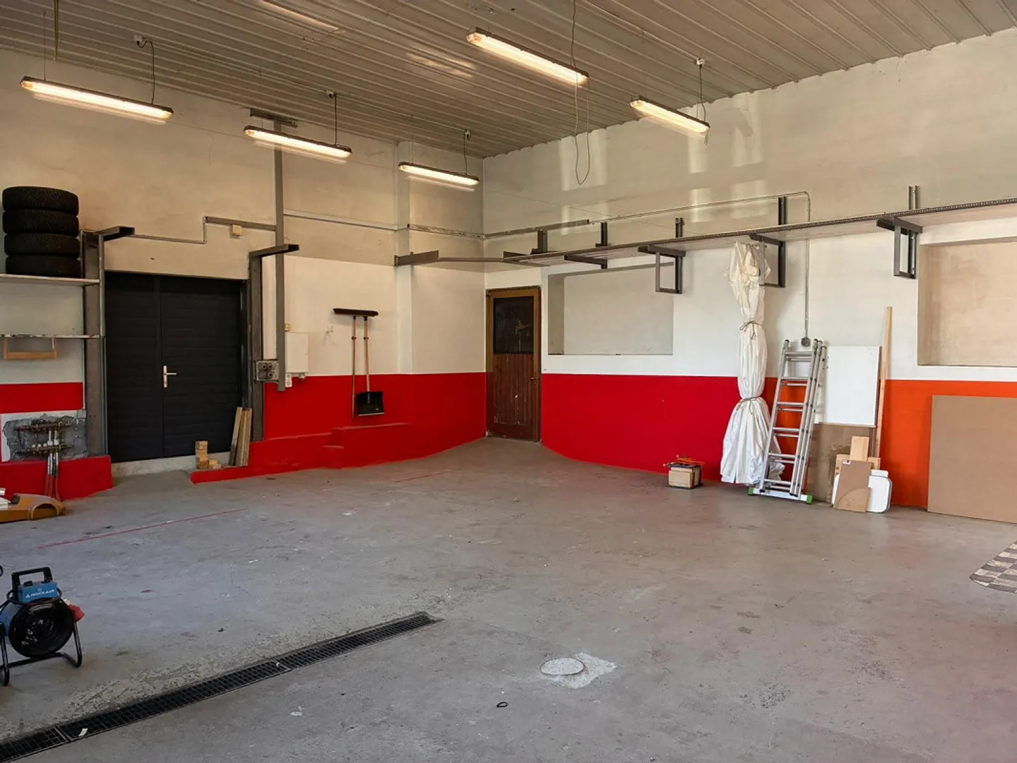 Workshop/Garage - Photo 3 of 5