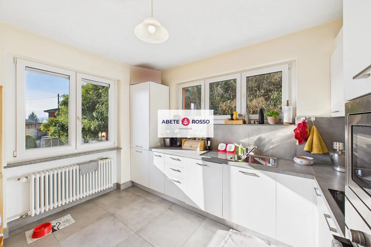 Apartment with terraces in a quiet and prestigious residential area. - Photo 4 of 17