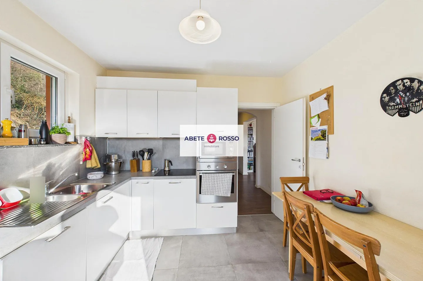 Apartment with terraces in a quiet and prestigious residential area. - Photo 5 of 17